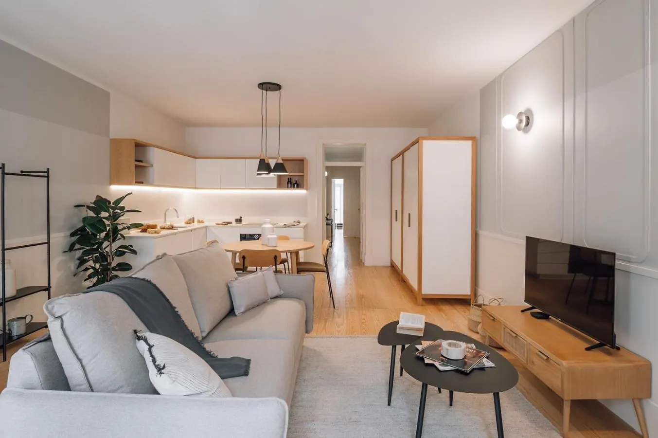 Algarve - 2 Bedrooms In Santos Lisbon Portugal