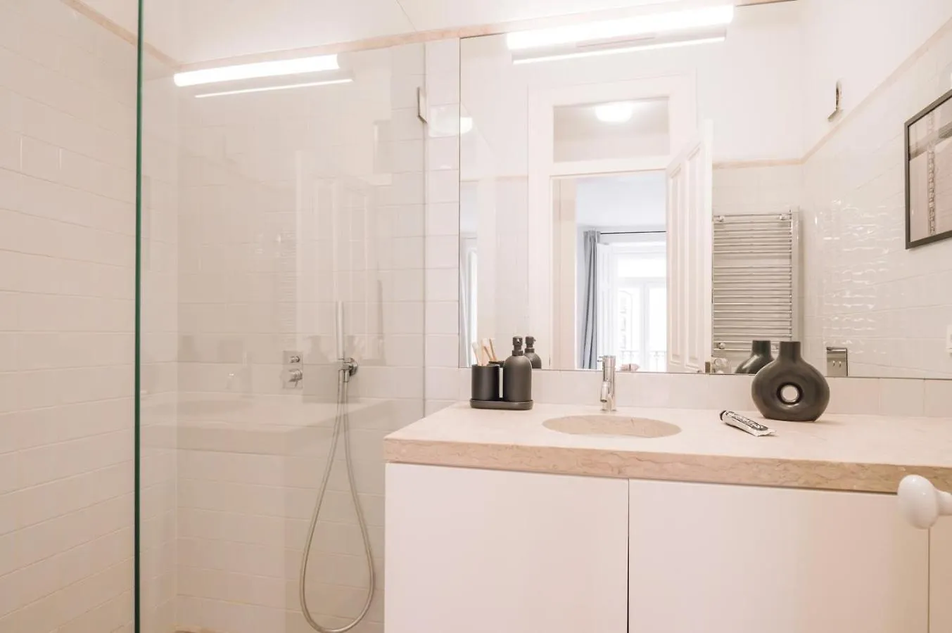 Algarve - 2 Bedrooms In Santos Lisbon 0*,